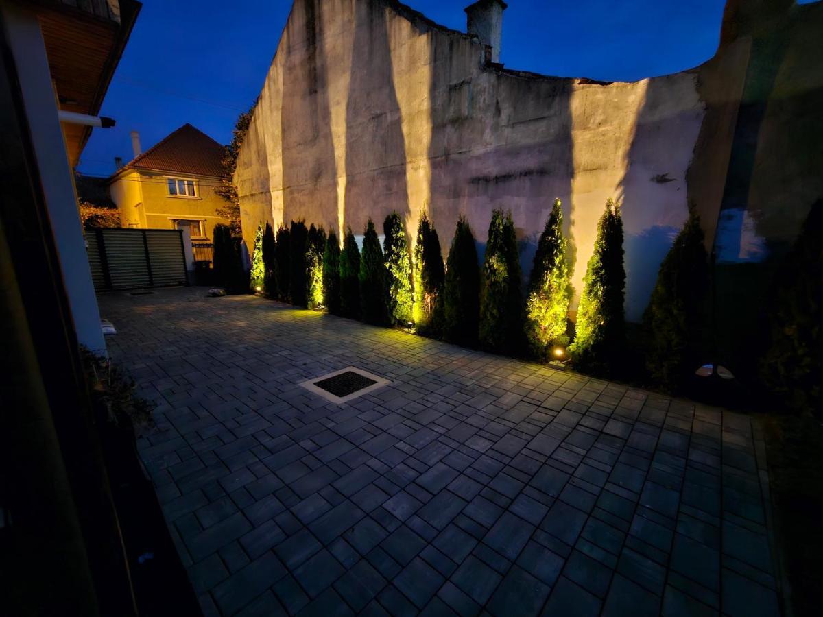 Arbor Inn Брашов Экстерьер фото